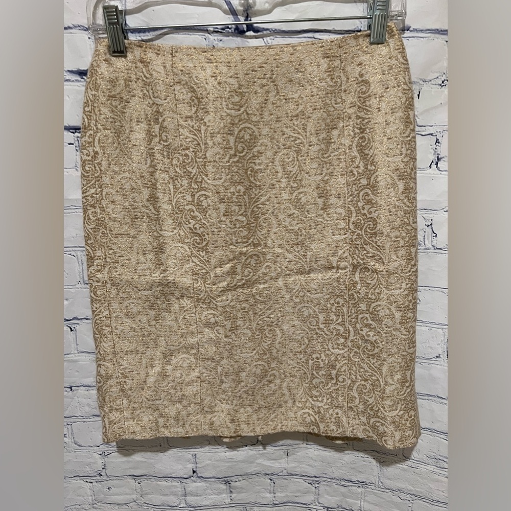 Womens Ann Taylor Petite Gold & Cream Pencil Skirt. Box Pleates In Back. Size 2P